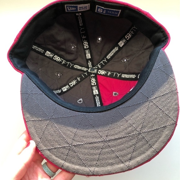 Helly Hansen x New Era Rare Love Campaign New Red 6 7/8 - Picture 4 of 6